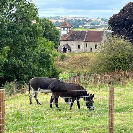 Hedgehog Glamping Pod School House Farm Hotell Leighton  Exteriör bild