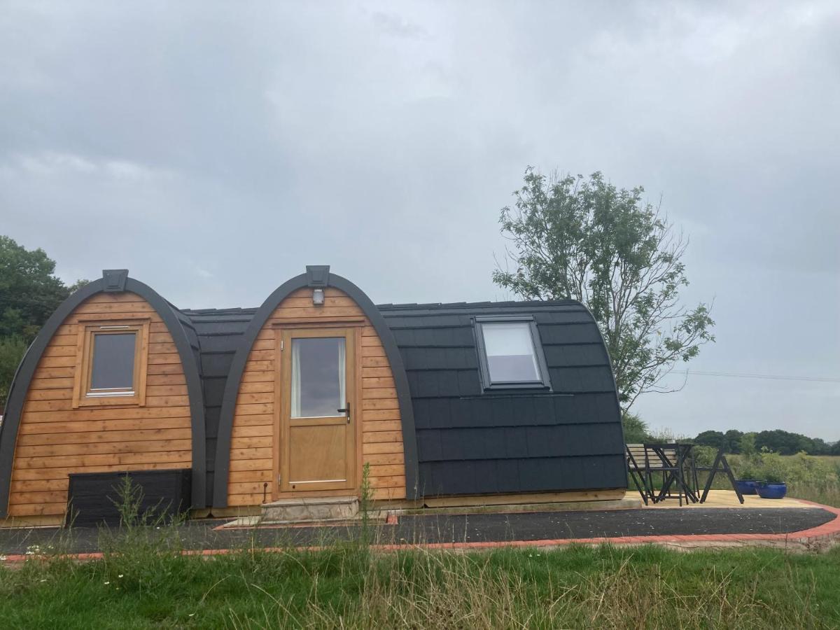 Hedgehog Glamping Pod School House Farm Hotell Leighton  Exteriör bild
