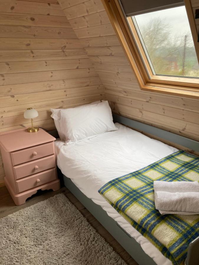 Hedgehog Glamping Pod School House Farm Hotell Leighton  Exteriör bild